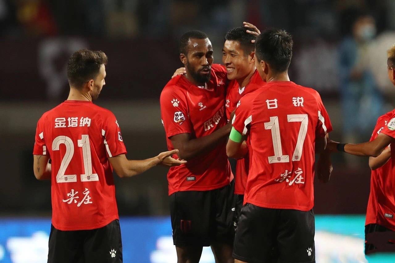 
豪取三连胜！本赛季中甲最大黑马出炉 最强升班马搅局冲超局势‘星空综合’(图2)