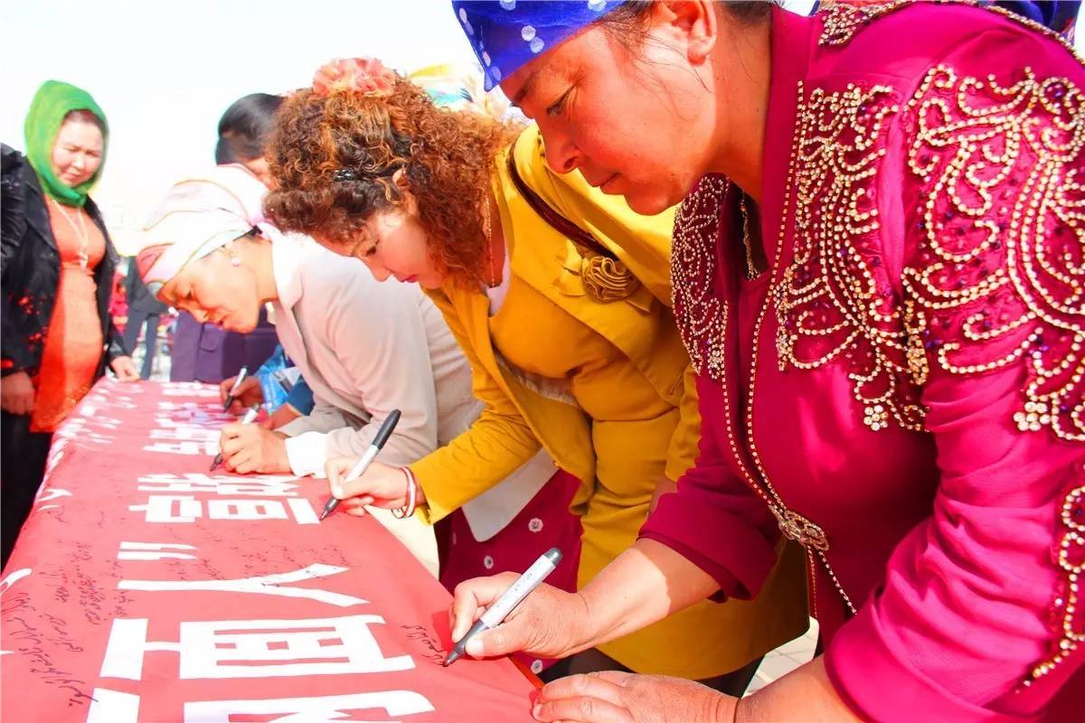 严陵社区:开展六月党员主题活动日|星空·综合体育(图2) 星空·综合体育