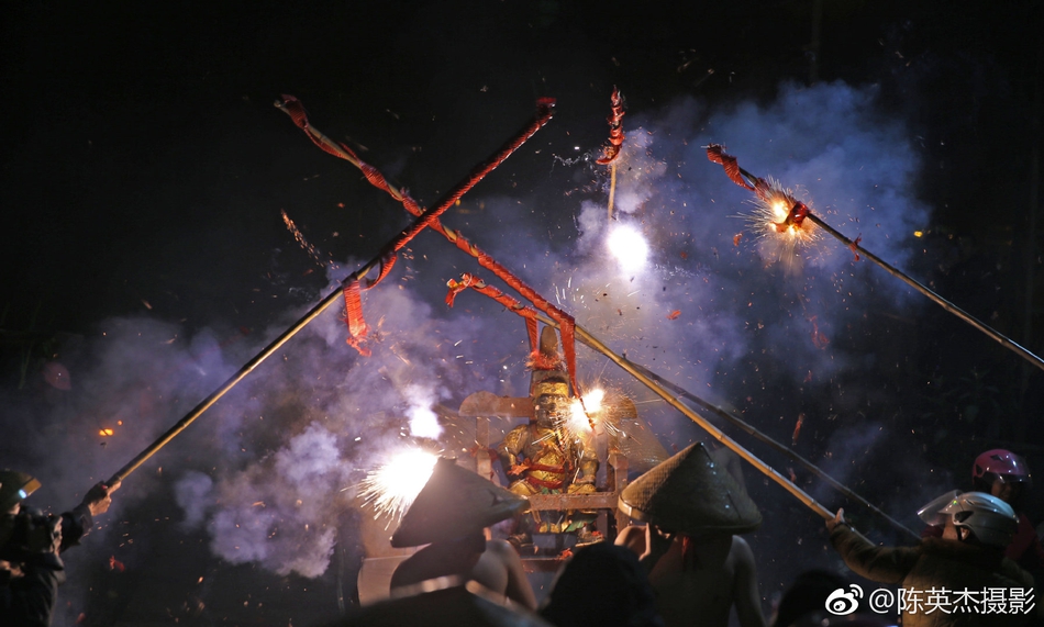 溪头社区:全民参与创建日活动 创建知识有奖问答吸人气:星空综合(图3) 星空·综合体育