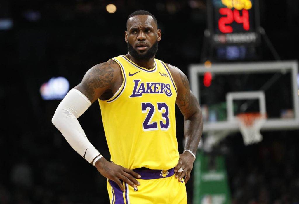 【星空·综合体育】
漂亮！NBA刚官宣开放生意业务 湖人送特别林+28签换来顶级后场(图8)
